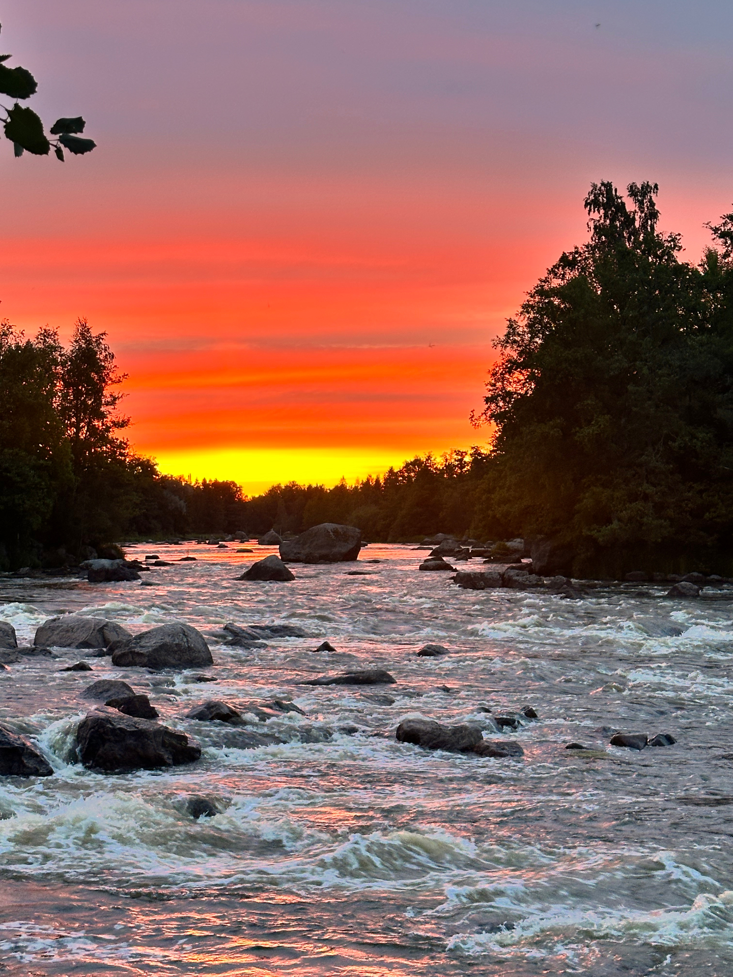 Auringonlasku Siikakosken yllä